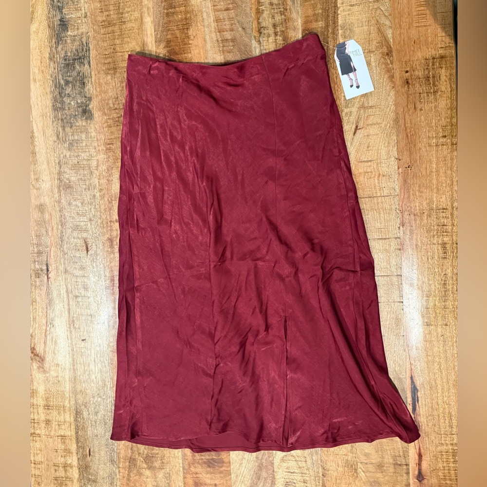 Time and Tru Red Slip Midi Skirt Size Medium NWT